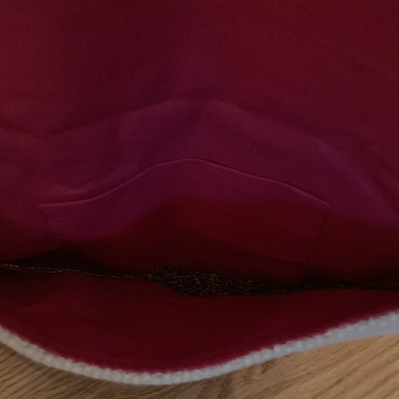 Floral clutch w/ gold chain - Picture 3 of 3